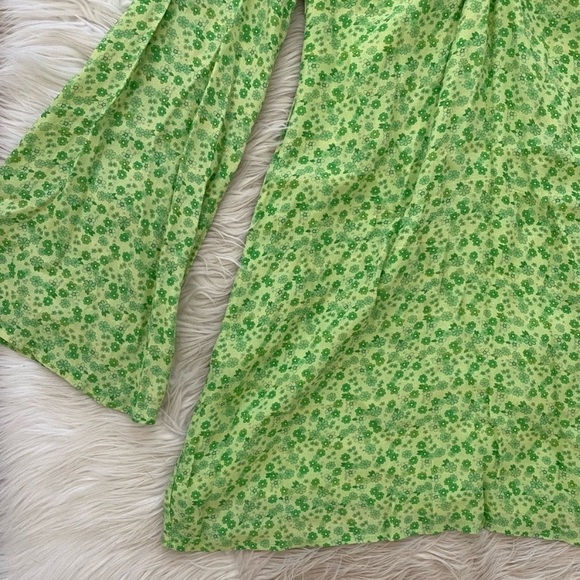 Charlie Holiday Green Floral Long Bell Sleeve V-Neck Nixon Retro 70s Dress - Picture 4 of 12